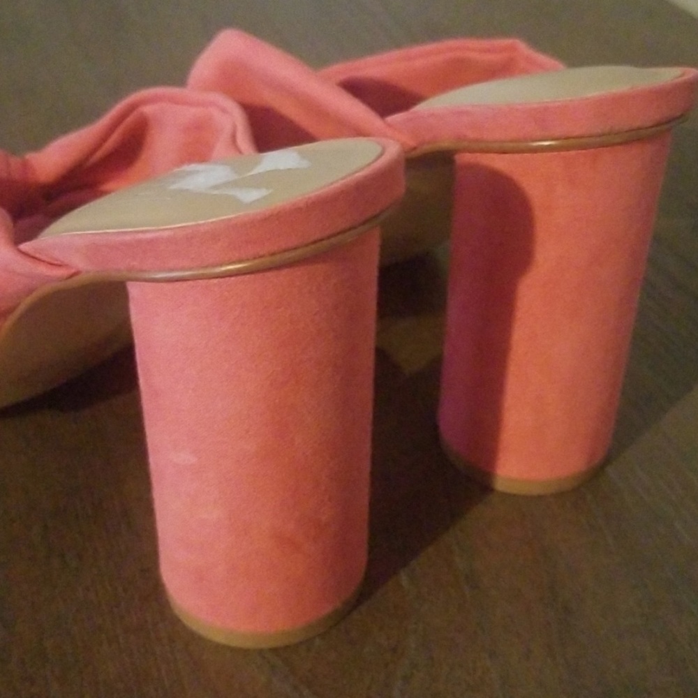 Shoes 🩰 - Picture 2 of 4